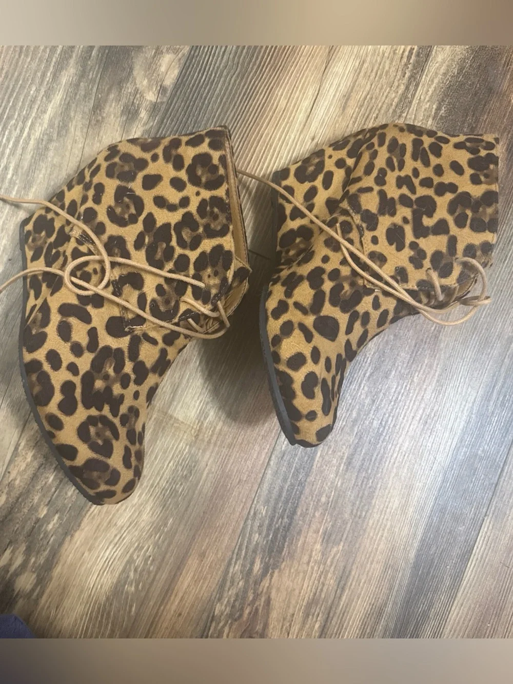 Bella Marie Womens Sally-5 Leopard Suede Wedge Heel Ankle Booties Boots Size 10